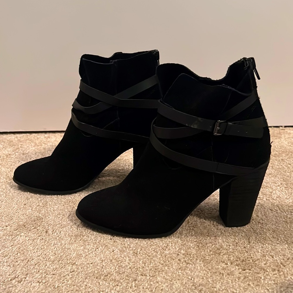 Carlos Santana ankle booties